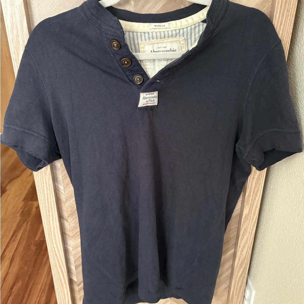 Abercrombie & Fitch Men's Navy Button-Up Shirt